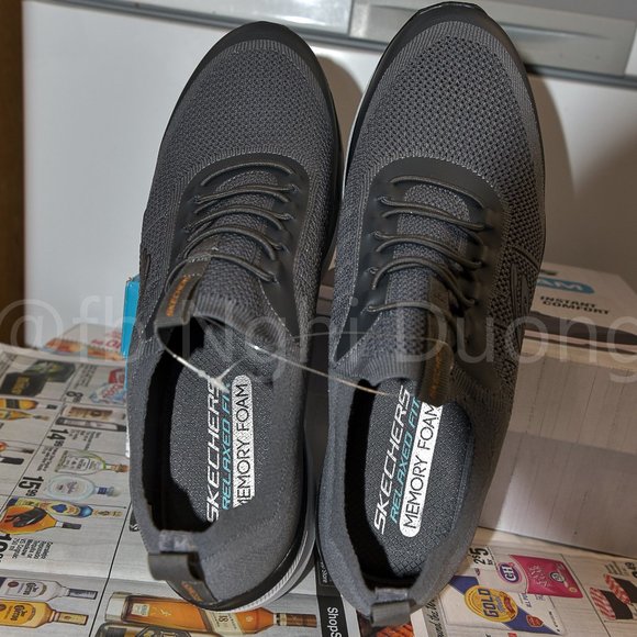 Men 2 PAIRS OF Skechers Men\'s Athletic Sneakers‎ GRAY,BLACK . Price is for 2 pairs .